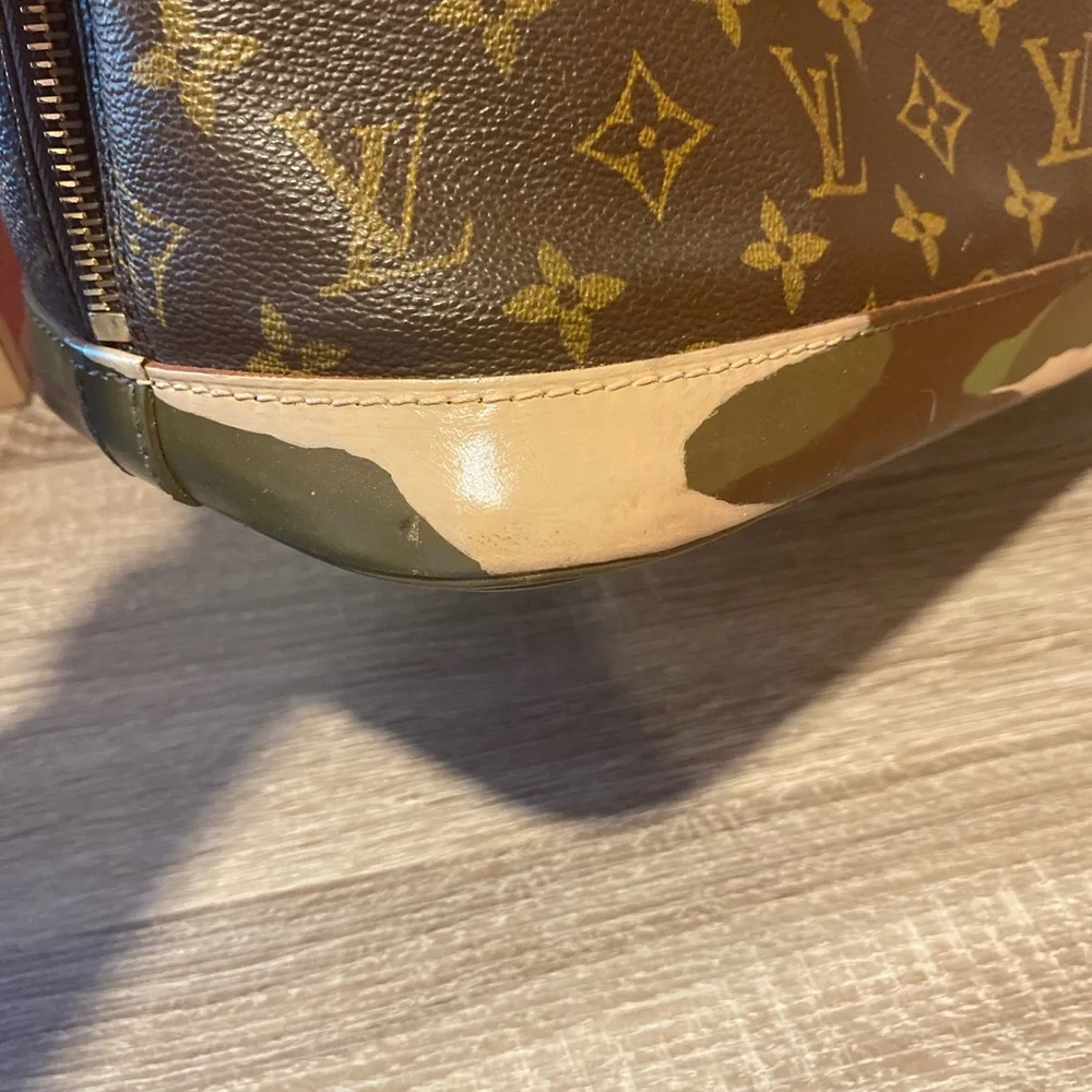 Authentic Louis Vuitton Alma - Picture 11 of 13